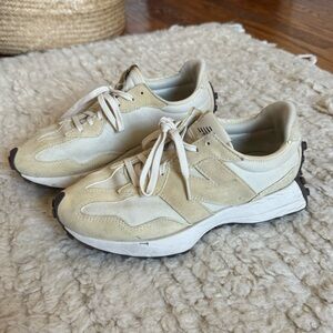 New Balance 327 Sneakers